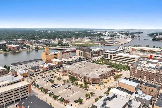 $254,900 | 101 Cherry Street, Unit 204, Green Bay, WI 54301