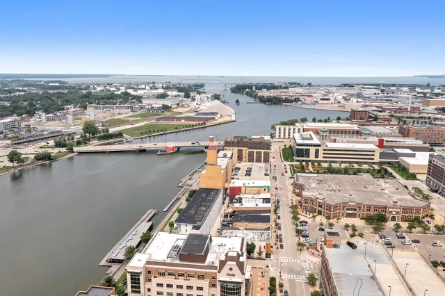 $254,900 | 101 Cherry Street, Unit 204, Green Bay, WI 54301