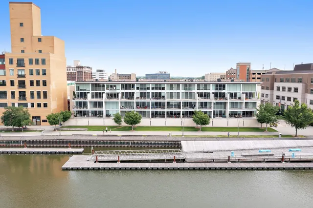 $254,900 | 101 Cherry Street, Unit 204, Green Bay, WI 54301