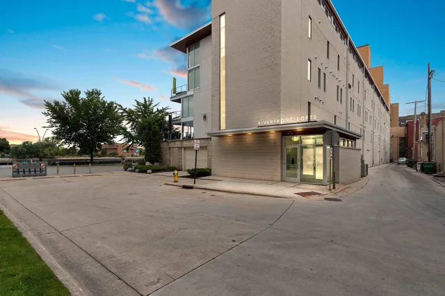 $254,900 | 101 Cherry Street, Unit 204, Green Bay, WI 54301