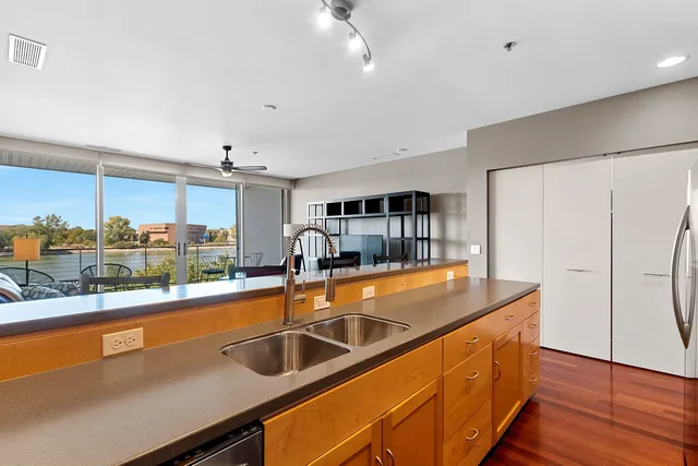 $254,900 | 101 Cherry Street, Unit 204, Green Bay, WI 54301