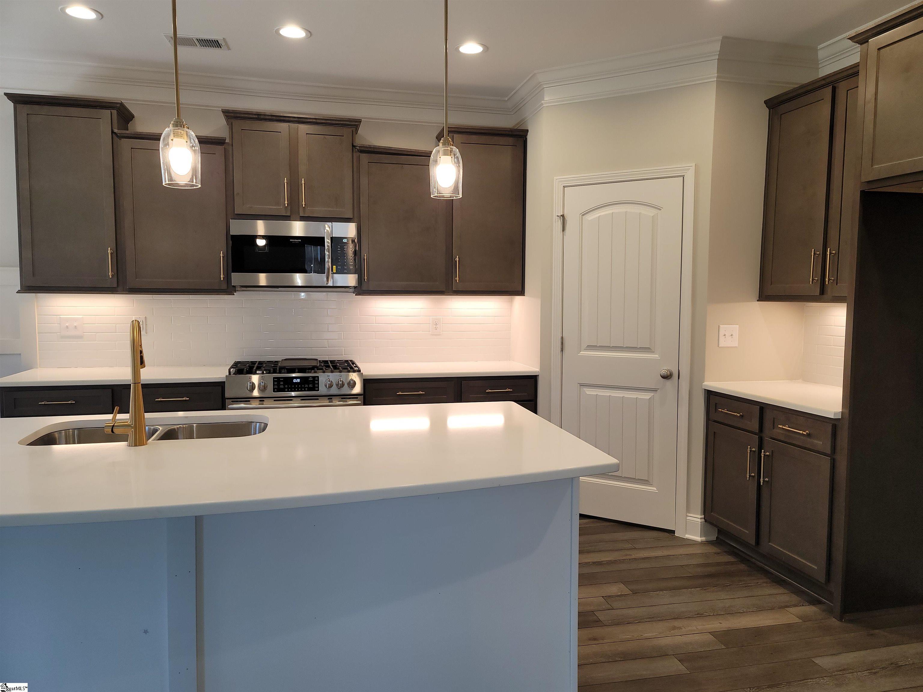3 Ridgebury Place Greenville, SC 29607 - Photo 3 of 34 Gallery Image 3