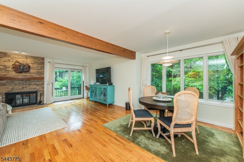 122 Macleish Court Mahwah, NJ 07430 - Photo 7 of 28