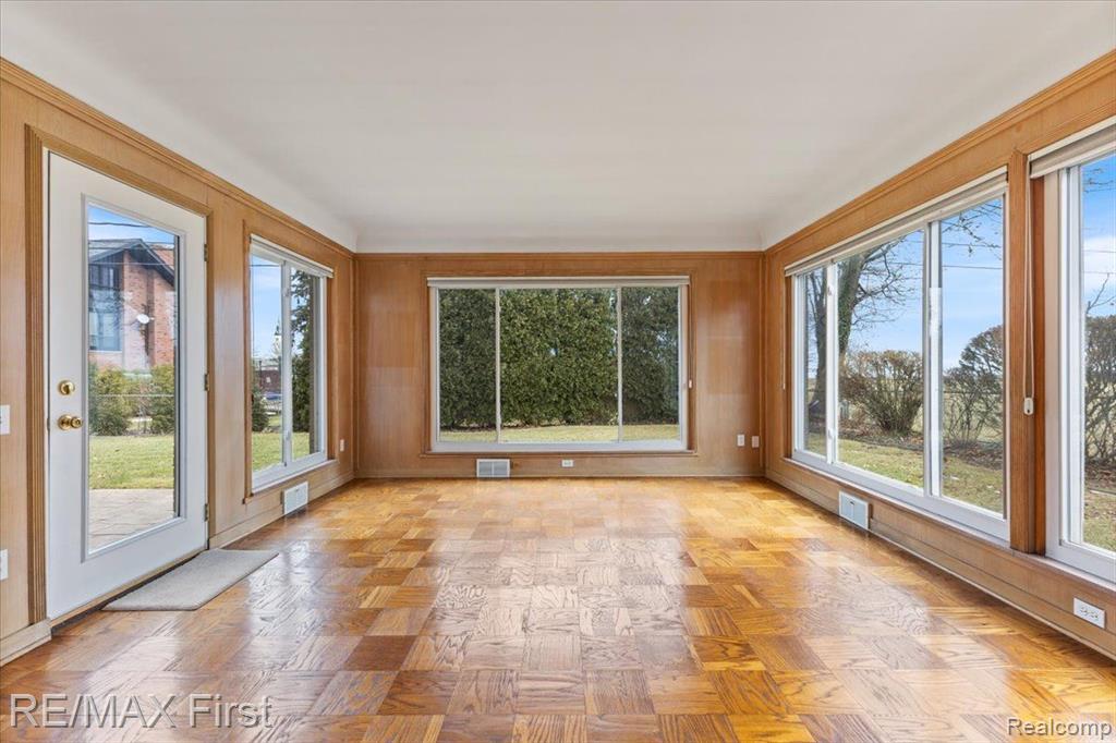 754 Shelden Road Grosse Pointe Shores, MI 48236 - Photo 20 of 44