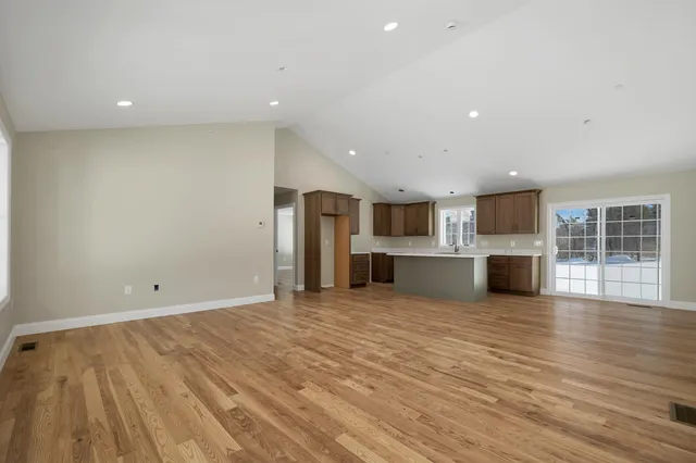 $799,000 | 90 High Range Road, Londonderry, NH 03053