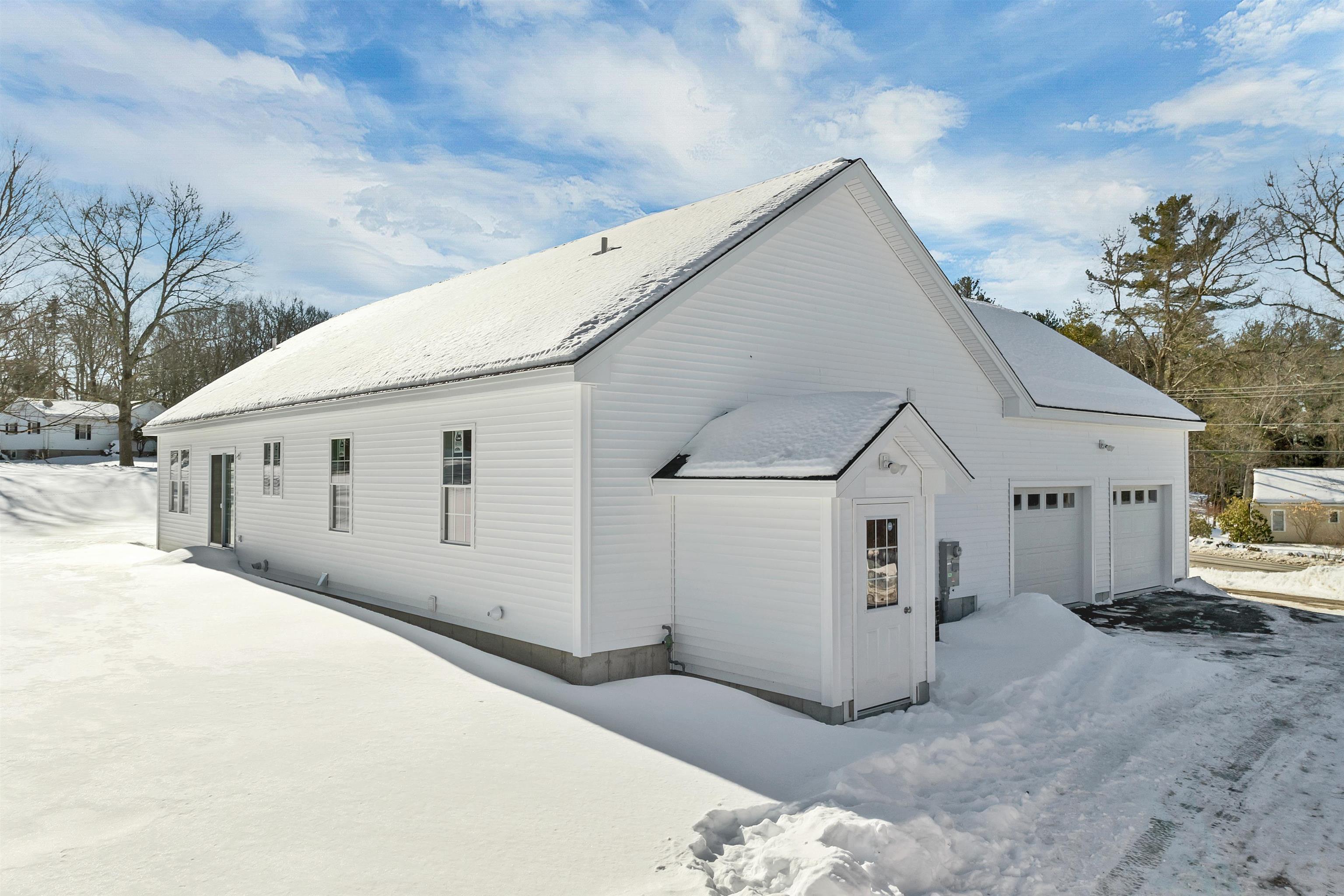 90 High Range Road Londonderry, NH 03053 - Photo 4 of 60
