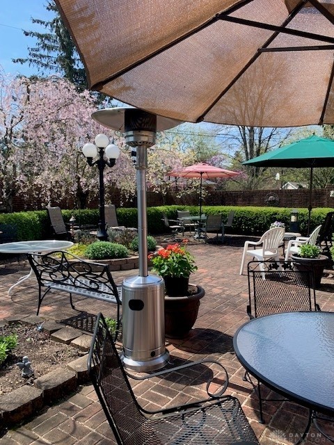 3432 Westbury Road Kettering, OH 45429 - Photo 68 of 74 Patio in summer