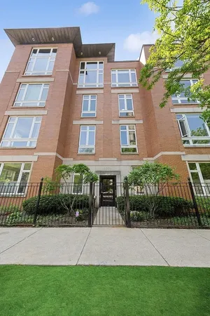 $4,000 | 1003 West Buena Avenue, Unit 3W, Chicago, IL 60613
