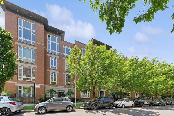 $4,000 | 1003 West Buena Avenue, Unit 3W, Chicago, IL 60613