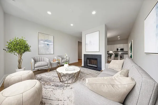 $4,000 | 1003 West Buena Avenue, Unit 3W, Chicago, IL 60613