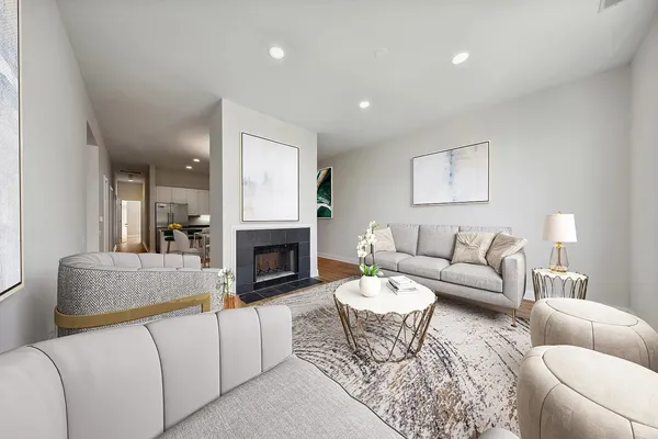 $4,000 | 1003 West Buena Avenue, Unit 3W, Chicago, IL 60613