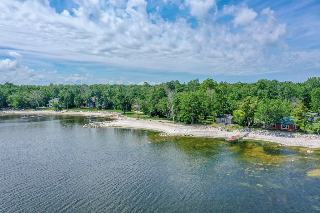 4096 Sand Bay Point Road Sturgeon Bay, WI 54235 - Photo 11 of 30 Gallery Image 11