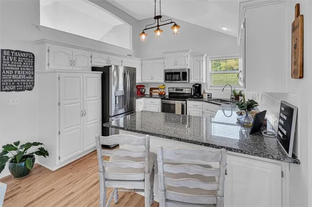 $395,000 | 3600 Northeast 81st Street, Kansas City, MO 64119