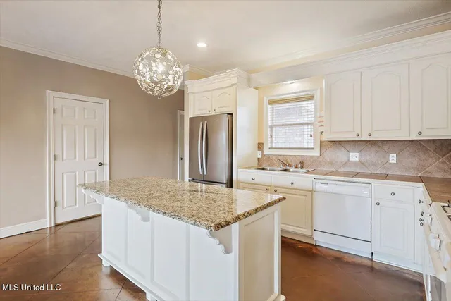 $274,900 | 328 Red Cedar Drive, Brandon, MS 39047