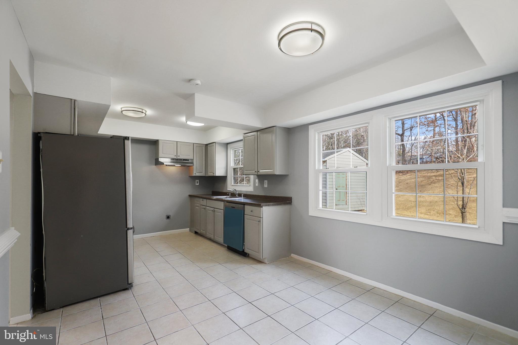 8810 Churchfield Lane Laurel, MD 20708 - Photo 17 of 51