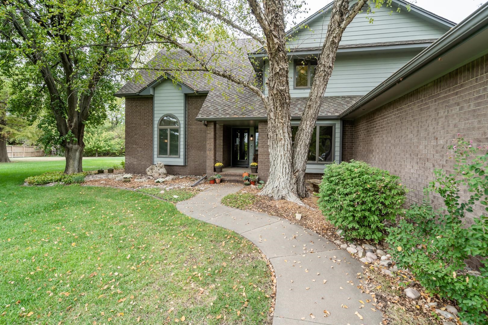 801 Ridge Point Drive Mulvane, KS 67110 - Photo 2 of 36