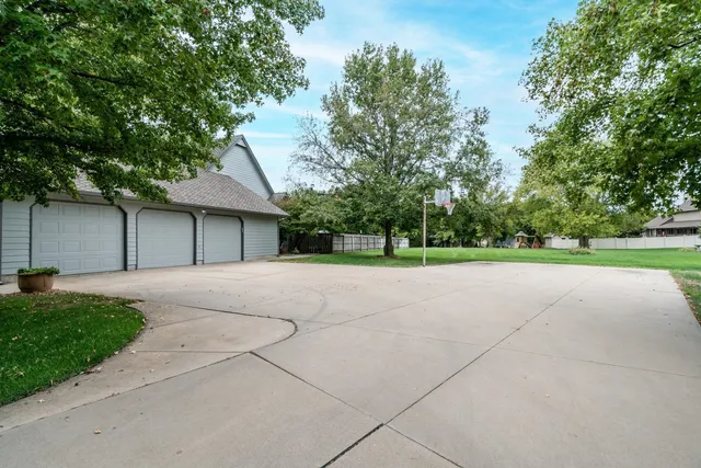 $543,000 | 801 Ridge Point Drive, Mulvane, KS 67110