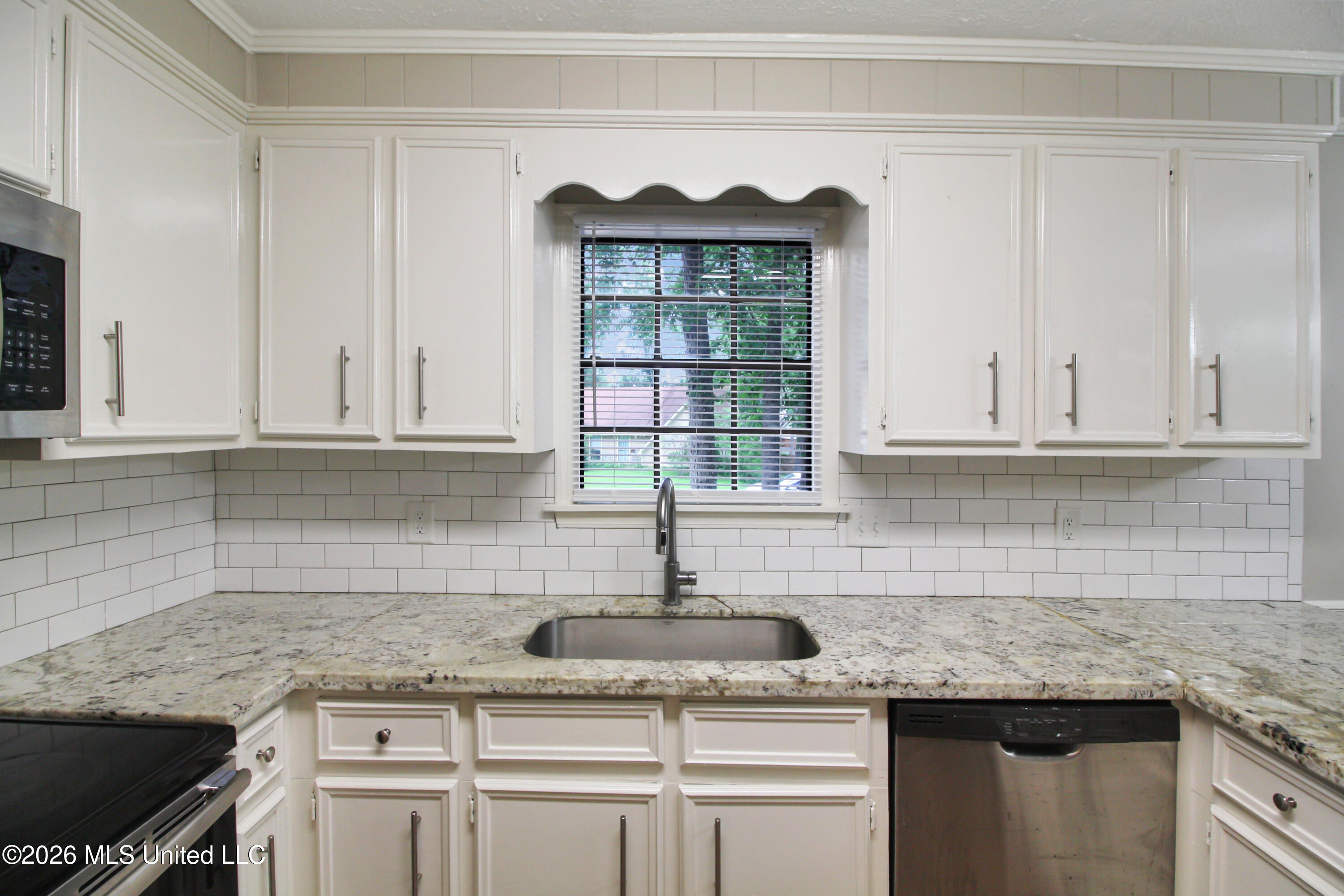 320 Helmsley Drive Brandon, MS 39047 - Photo 10 of 40 IMG_1104