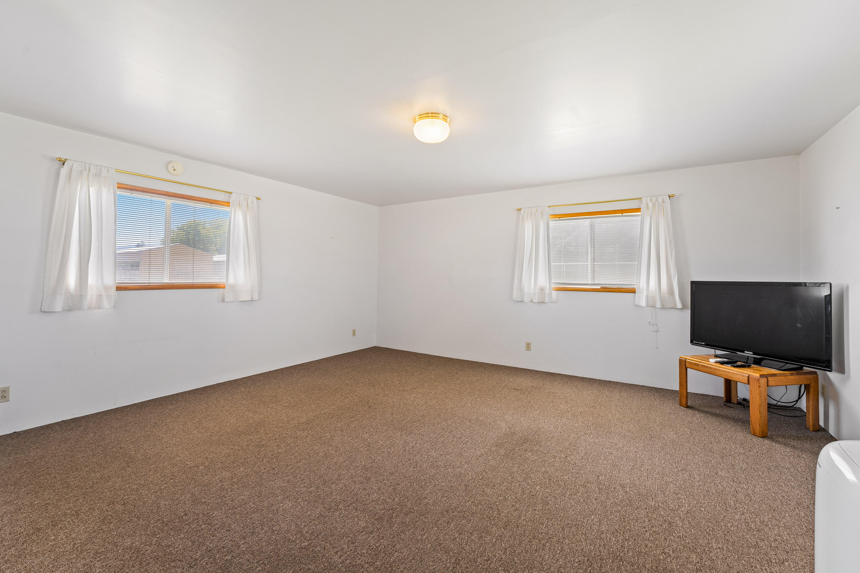 1533 Boundary Road Grants Pass, OR 97527 - Photo 14 of 26 INT (11 of 16)