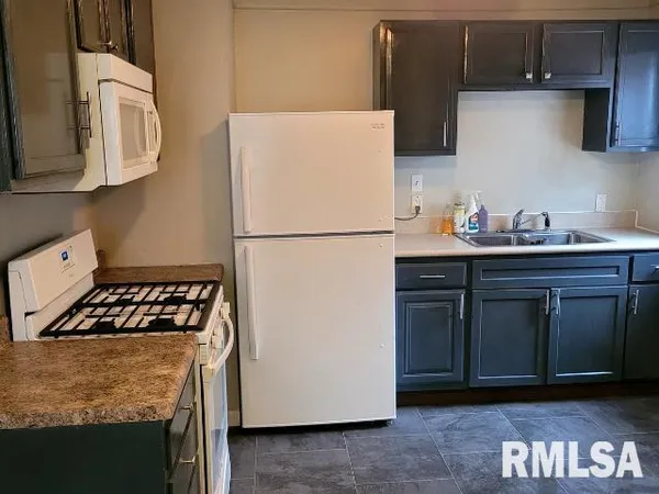 $1,100 | 12 Gettysburg Drive, Springfield, IL 62702