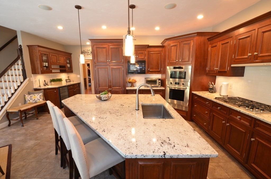 38 High Ridge Circle Franklin, MA 02038 - Photo 5 of 30 Gallery Image 5
