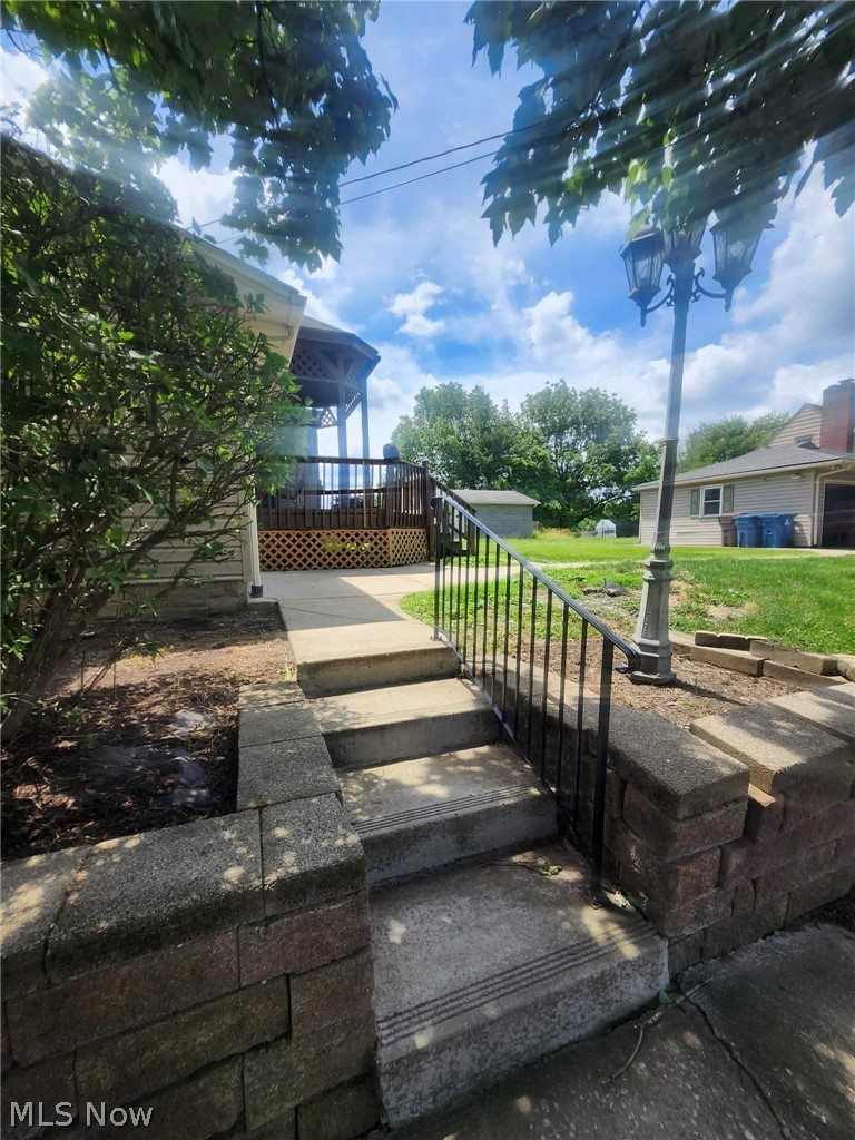 189 Center Street Struthers, OH 44471 - Photo 8 of 25