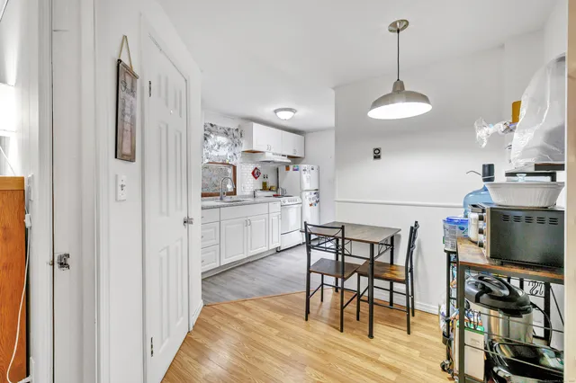 $399,000 | 16 Silver Hill Road, Derby, CT 06418