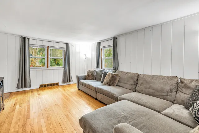 $399,000 | 16 Silver Hill Road, Derby, CT 06418