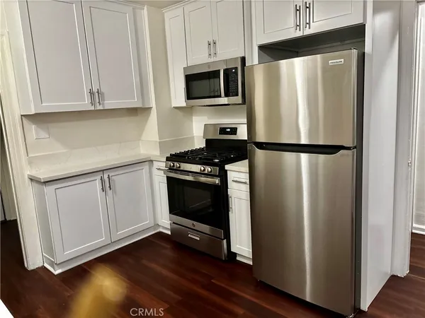 $3,200 | 647 West 112th Street, Los Angeles, CA 90044