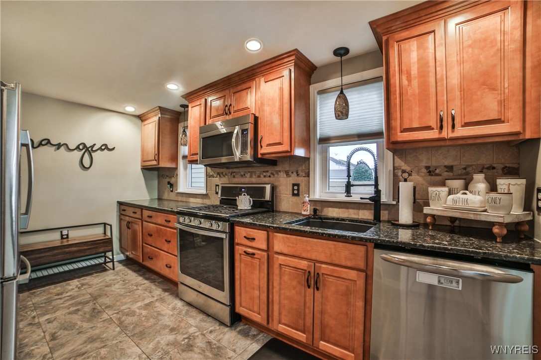 31 Rye Place Tonawanda, NY 14150 - Photo 16 of 28