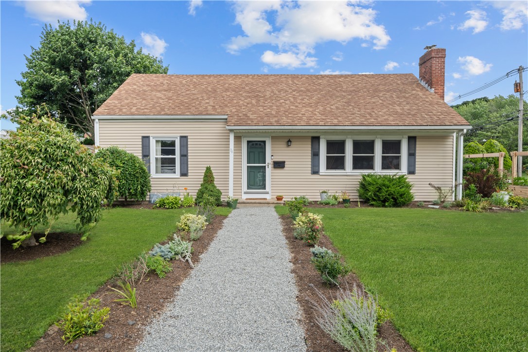 76 Sweetfern Road Warwick, RI 02888 - Photo 2 of 32