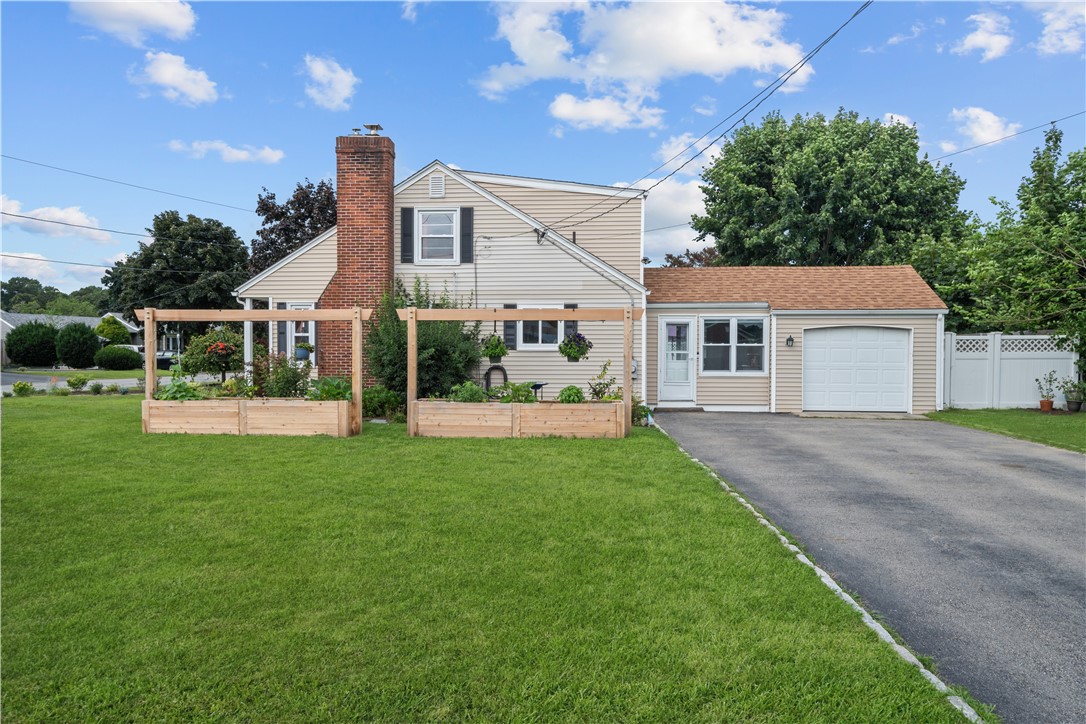 76 Sweetfern Road Warwick, RI 02888 - Photo 3 of 32