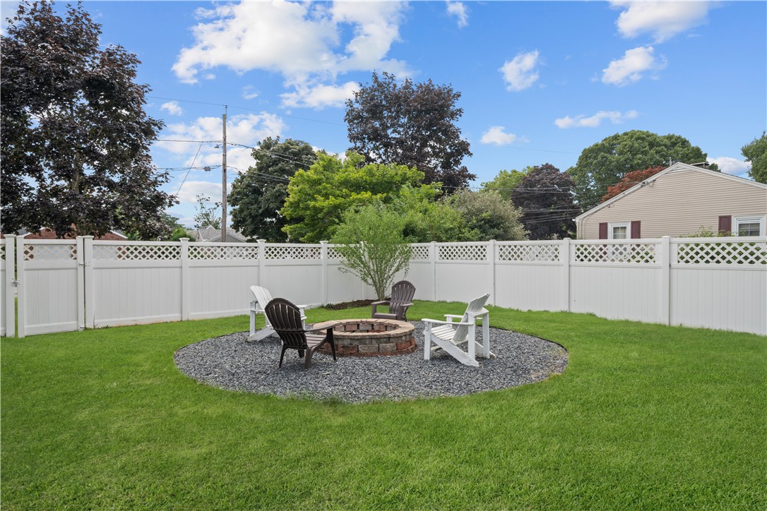 76 Sweetfern Road Warwick, RI 02888 - Photo 7 of 32