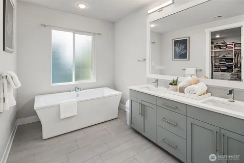 $1,990,000 | 7226 Northeast 129th Street, Kirkland, WA 98034