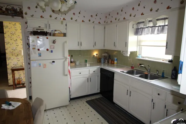 $369,950 | 21409 Mc Louth Road, McLouth, KS 66054