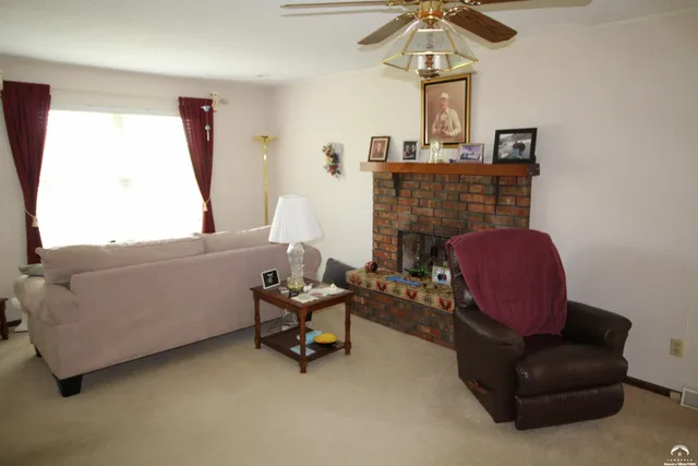 $369,950 | 21409 Mc Louth Road, McLouth, KS 66054