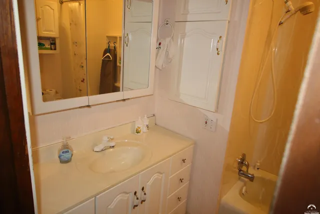 $369,950 | 21409 Mc Louth Road, McLouth, KS 66054