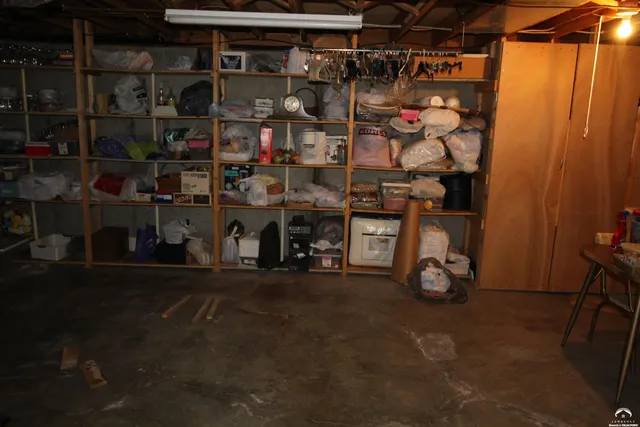 $369,950 | 21409 Mc Louth Road, McLouth, KS 66054