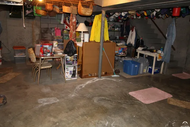 $369,950 | 21409 Mc Louth Road, McLouth, KS 66054