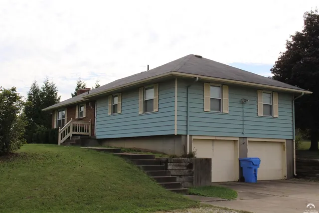 $369,950 | 21409 Mc Louth Road, McLouth, KS 66054