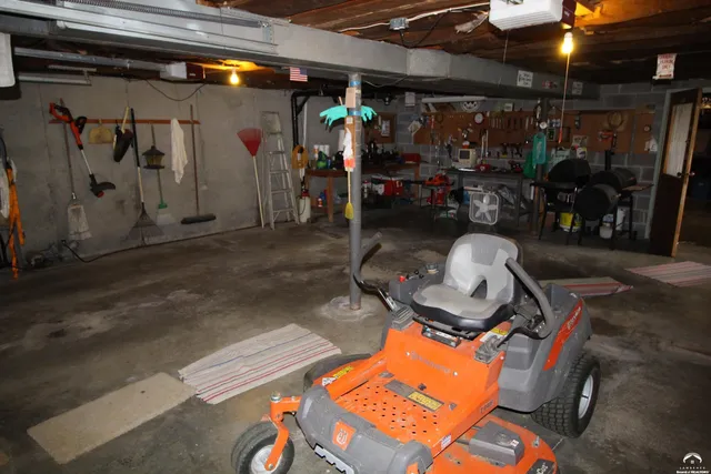 $369,950 | 21409 Mc Louth Road, McLouth, KS 66054