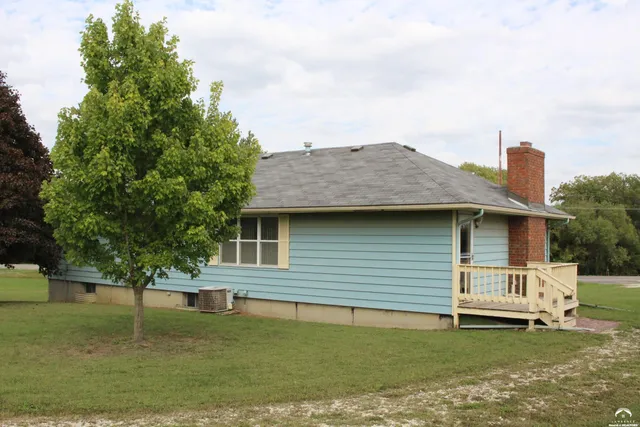 $369,950 | 21409 Mc Louth Road, McLouth, KS 66054