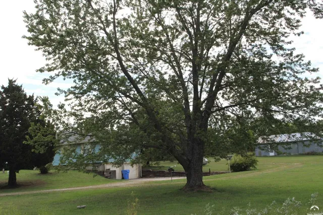 $369,950 | 21409 Mc Louth Road, McLouth, KS 66054