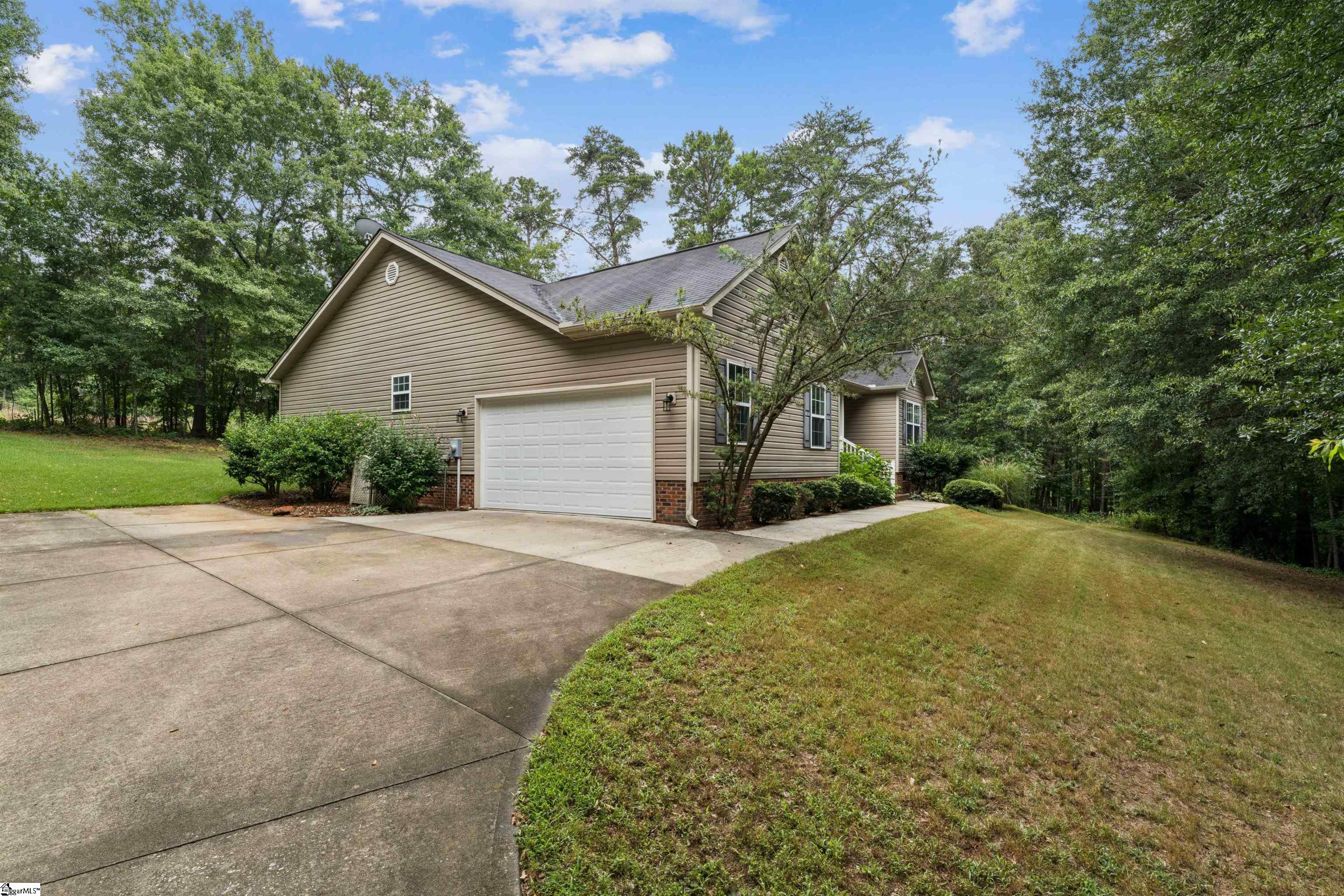 113 Valley Drive Anderson, SC 29625 - Photo 3 of 45