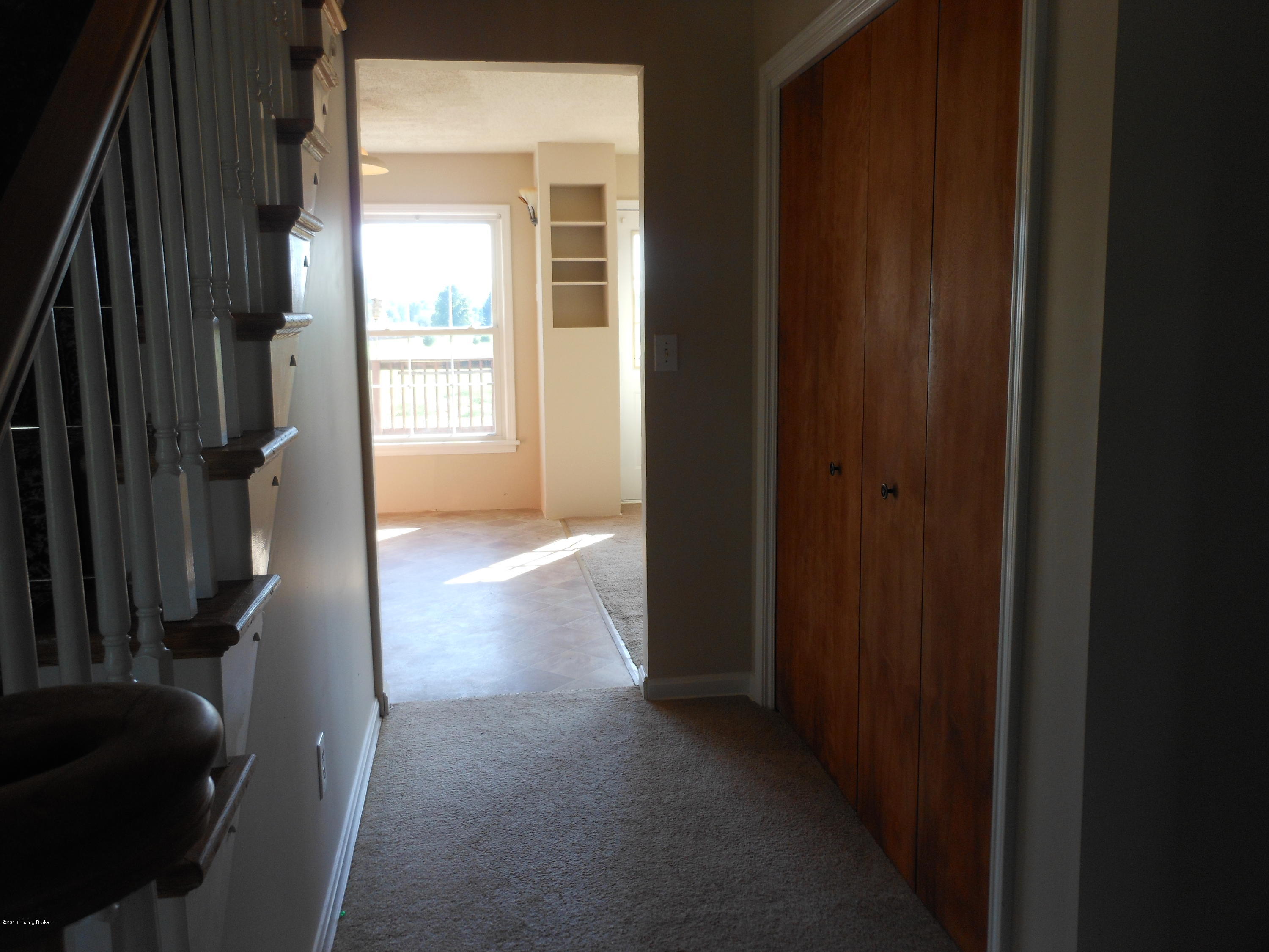 5422 Pendleton Road Louisville, KY 40272 - Photo 11 of 41 Spacious Entry