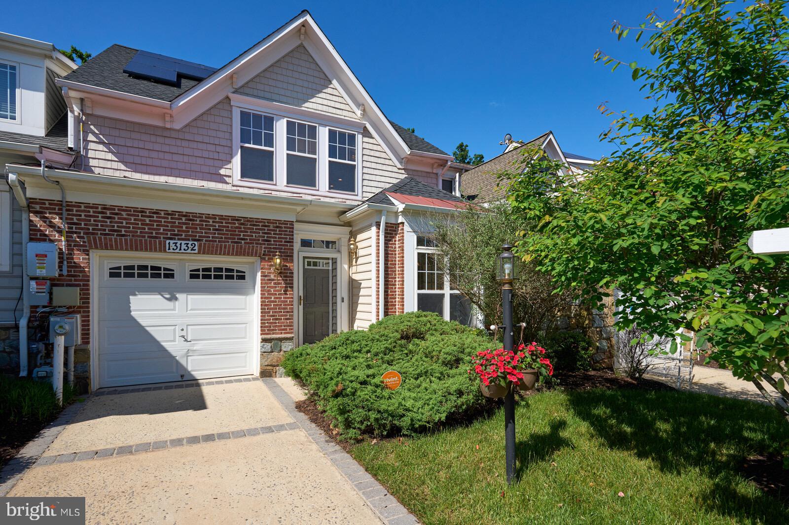 ENTER THIS LOVELY LANDSCAPED VICTORIA FALLS VILLA!