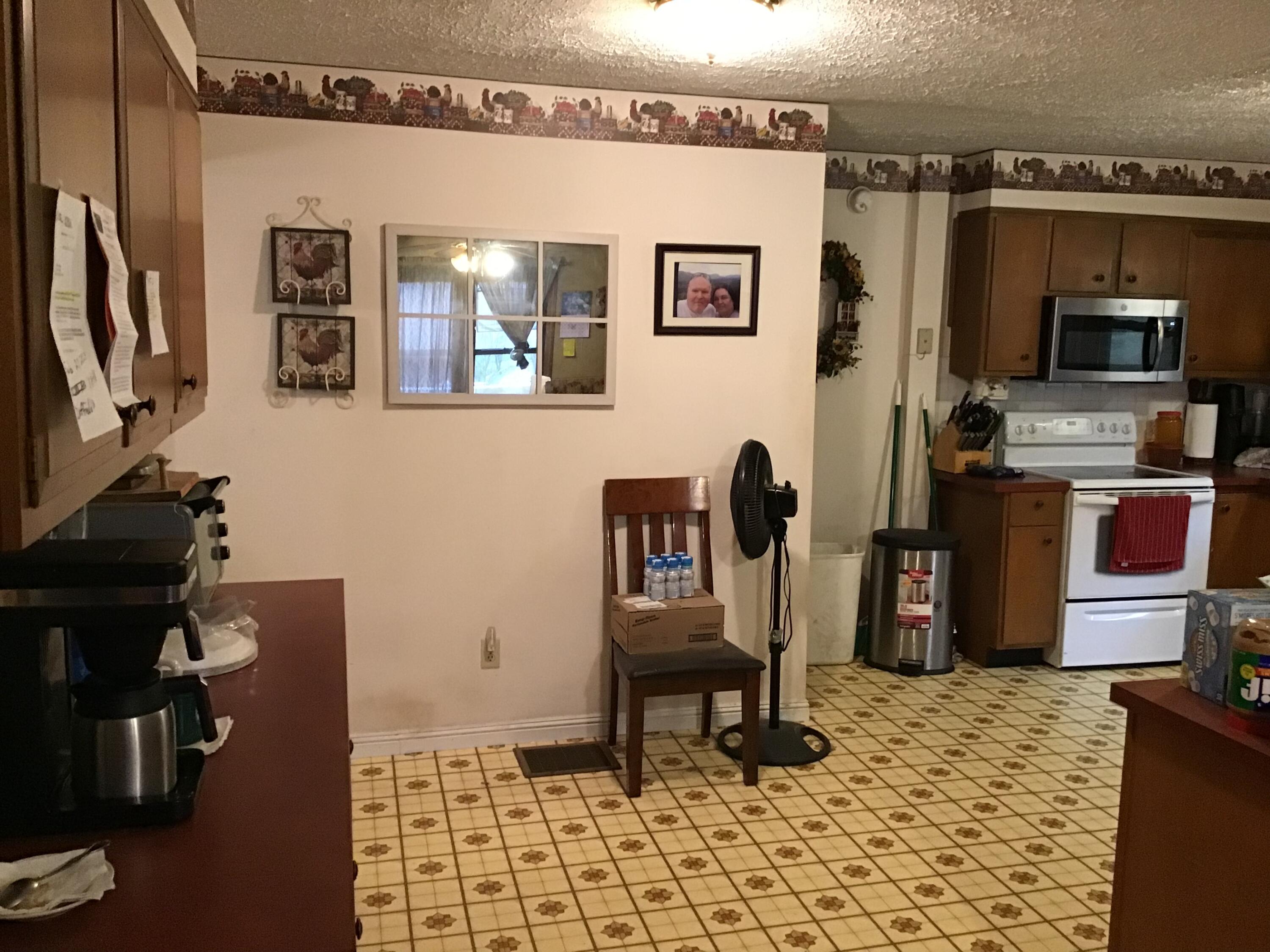 8148 Fairview Road Duffield, VA 24244 - Photo 16 of 38 *
