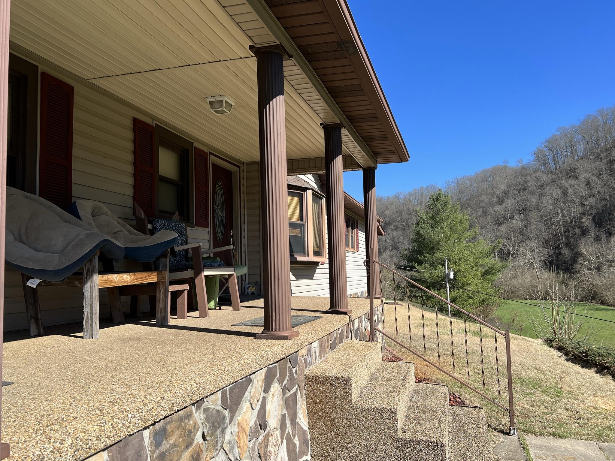 8148 Fairview Road Duffield, VA 24244 - Photo 2 of 38 *