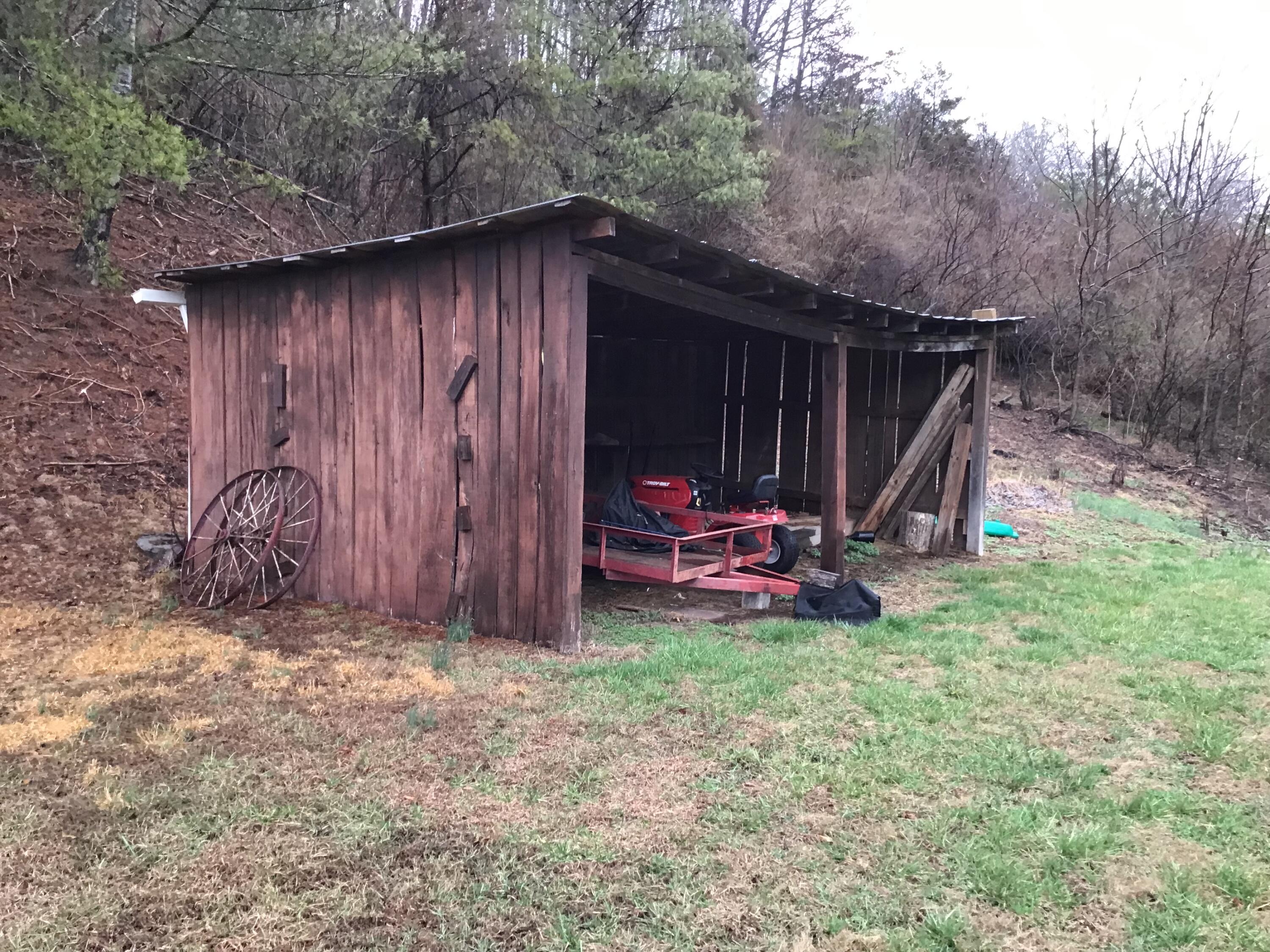 8148 Fairview Road Duffield, VA 24244 - Photo 36 of 38 *