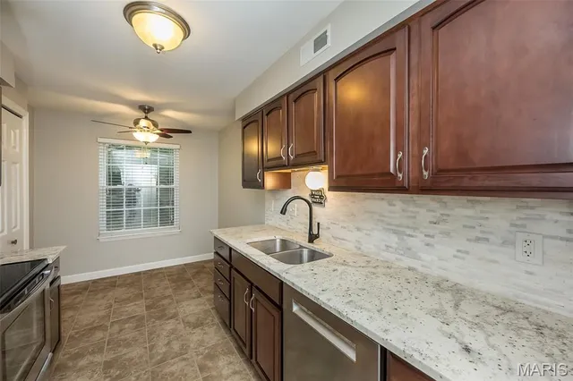 $275,000 | 2323 Manor Grove Drive, Unit 4, Chesterfield, MO 63017